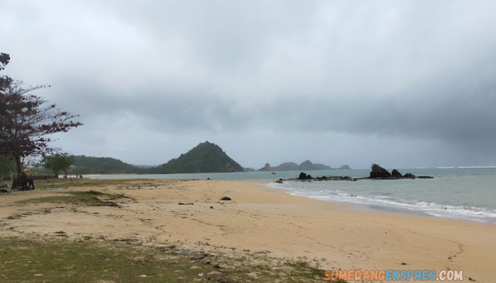 Wisata Mirip Pantai Kuta Lombok Ini Ada di Sumedang, Yuk Eksplorasi Keindahan Danau Dengan Air Biru, Wisata Sumedang 2023