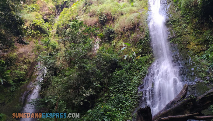 Wisata Sumedang Yang Terkenal Dengan Air Terjun Sangat Asri Dan Mudah Untuk Dijangkau Oleh Para Pengunjung