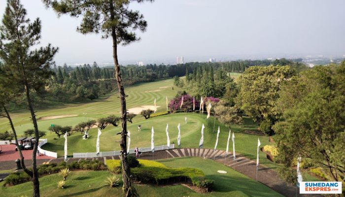 Lapangan Olahraga Yang Dekat Dengan Tol Cisumdawu, Jatinangor National Golf and Resort Sumedang