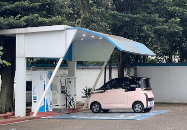 Pt PLN Akan Memperbanyak Charging Station Mobil Listrik