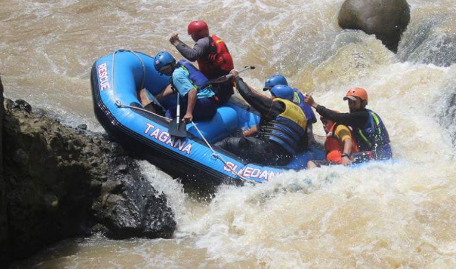 Wisata Arum Jeram Dengan Pemandangan Alam yang Indah di Daerah Sumedang