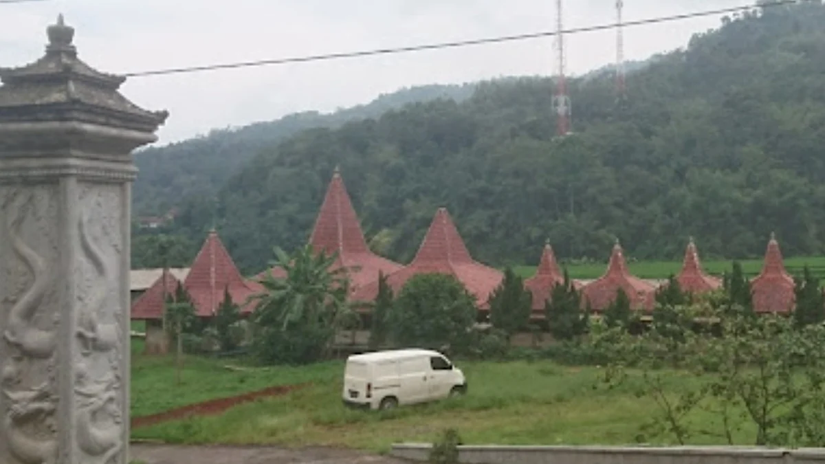 Keunikan Wisata Sumedang Kampung Naga Peusar Dusun Baginda