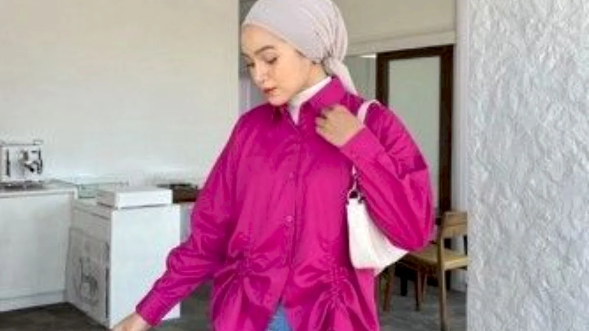 10 Ide Warna Jilbab yang Cocok Dengan Baju Warna Pink Fanta, Bikin Keliatan Lebih Muda 10 Tahun!