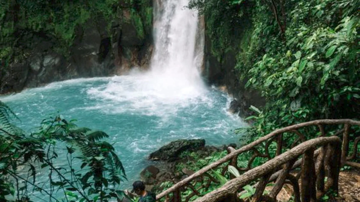 Wisata Unik Sumedang Danau Tersembunyi dan Sumber Mata air (Ilustrasi Pinterest)