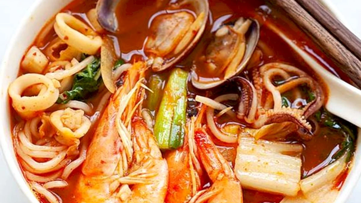 Resep Jjampong Mie pedas Korea Lezat yang Memikat Lidah