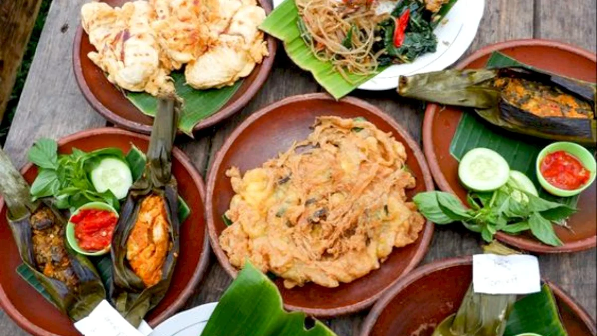 Rumah Makan Paling Nyaman Bareng Ayang dan Keluarga di Restoran Sawah Aki Majalengka dekat Exit Tol Cisumdawu