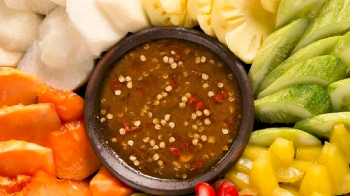 Resep Sambel Untuk Rujak Buah Pedas Asam Bikin Ngeces Bumil