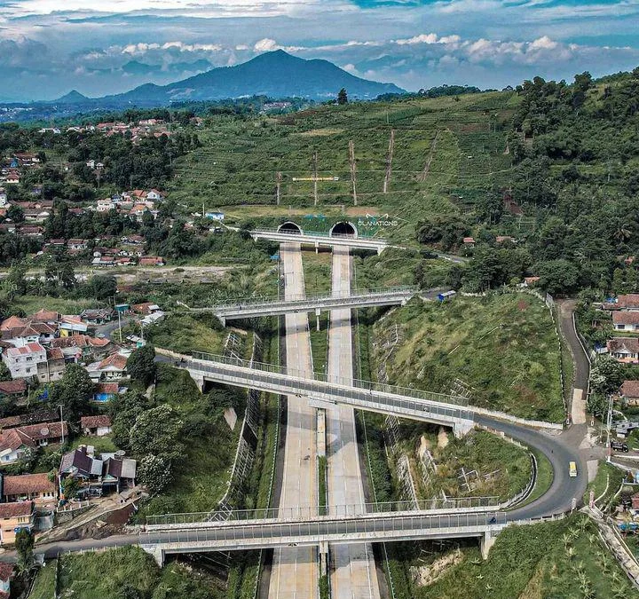 Selain Museum Date dan Movie Date, Kamu Harus Cobain Toll Road Date di Jalan Tol Cisumdawu, Jalan Tol Paling Indah di Indonesia