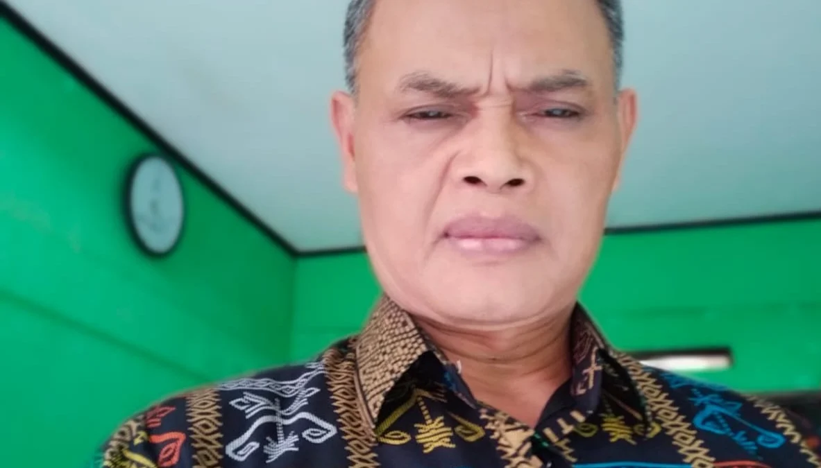 PEDULI: Lurah Situ, Oman Suparman S Sos., saat memberikan keterangan kepada Sumeks baru - baru ini terkait dengan penyaluran bantuan pangan berupa beras 10 Kg