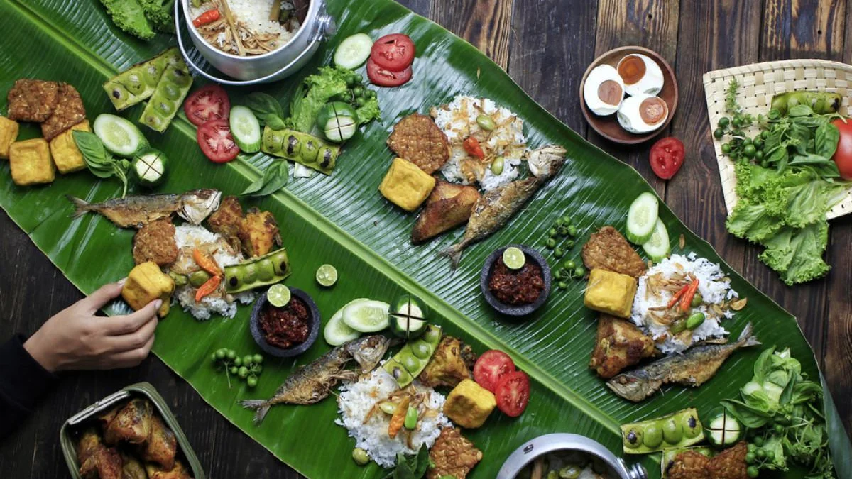 Rekomendasi Menu Makanan Nasi Liwet yang Wajib Ada, Lengkap dengan Cara Membuatnya!