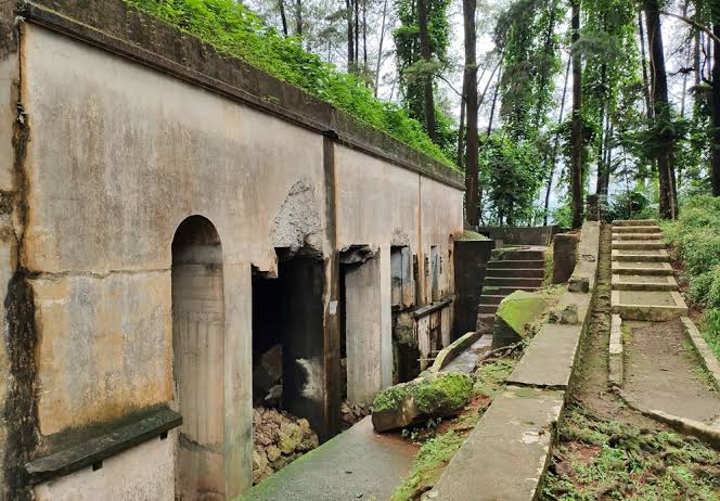 Menyusuri Keindahan dan Pesona Benteng dan Candi Dekat Sumedang