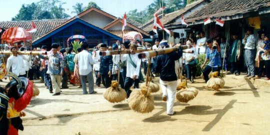 Mengenal Tradisi Ngalaksa Sumedang, Inilah Upacara Adat Mengantar Padi ke Lumbung!