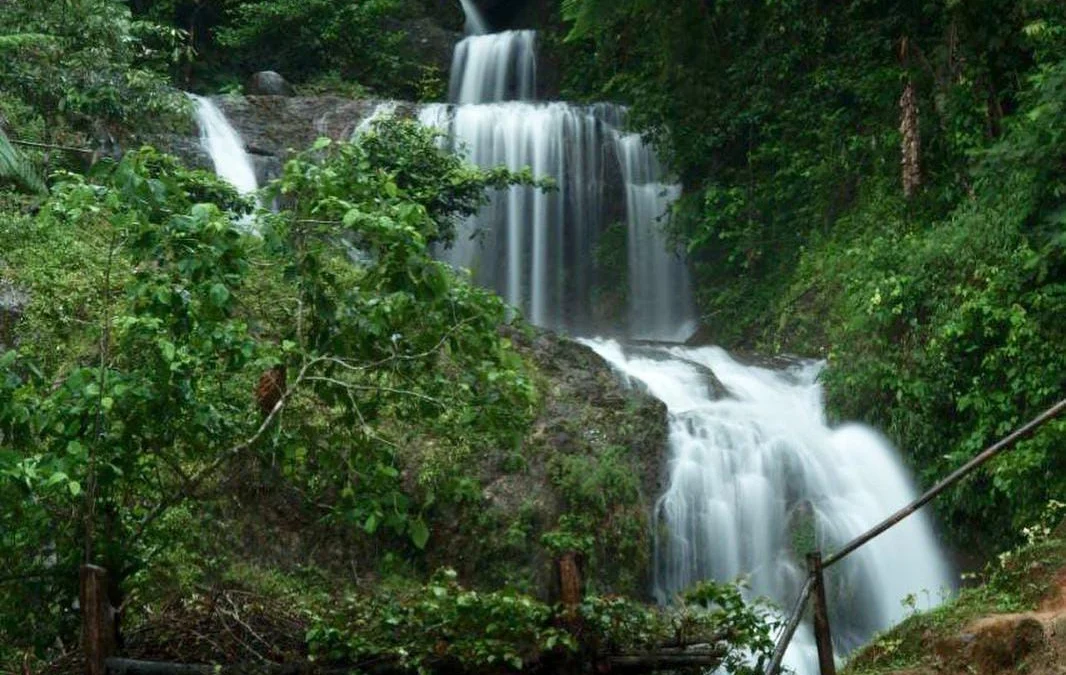 Keindahan Air Terjun Curug Gorobog, Yang Sangat Cocok Untuk Kumpul bareng Bestie!