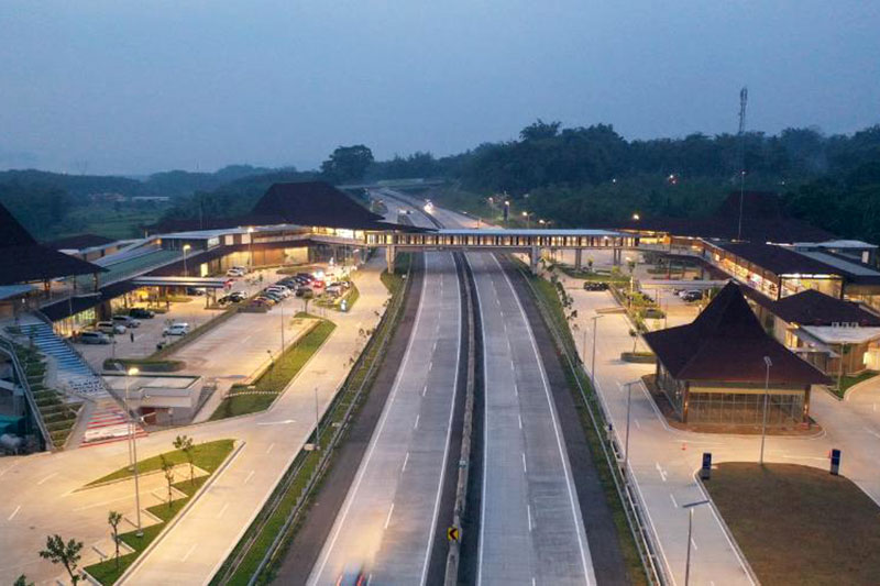 Rest Area Tol Cisumdawu Menjadi yang Terbaik di Indonesia, Lebih Bagus Dari Rest Area Salatiga dan Rest Area KM 19 Jakarta Cikampek