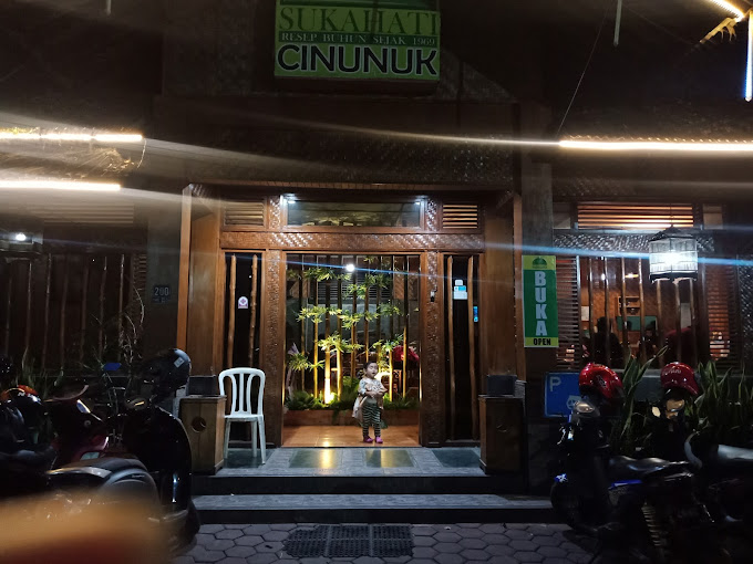 Makan Enak Sama Ayang di Rumah Makan Terenak di Bandung, Dekat Exit Tol Cisumdawu Makan Enak Sama Ayang di Rumah Makan Terenak di Bandung, Dekat Exit Tol Cisumdawu