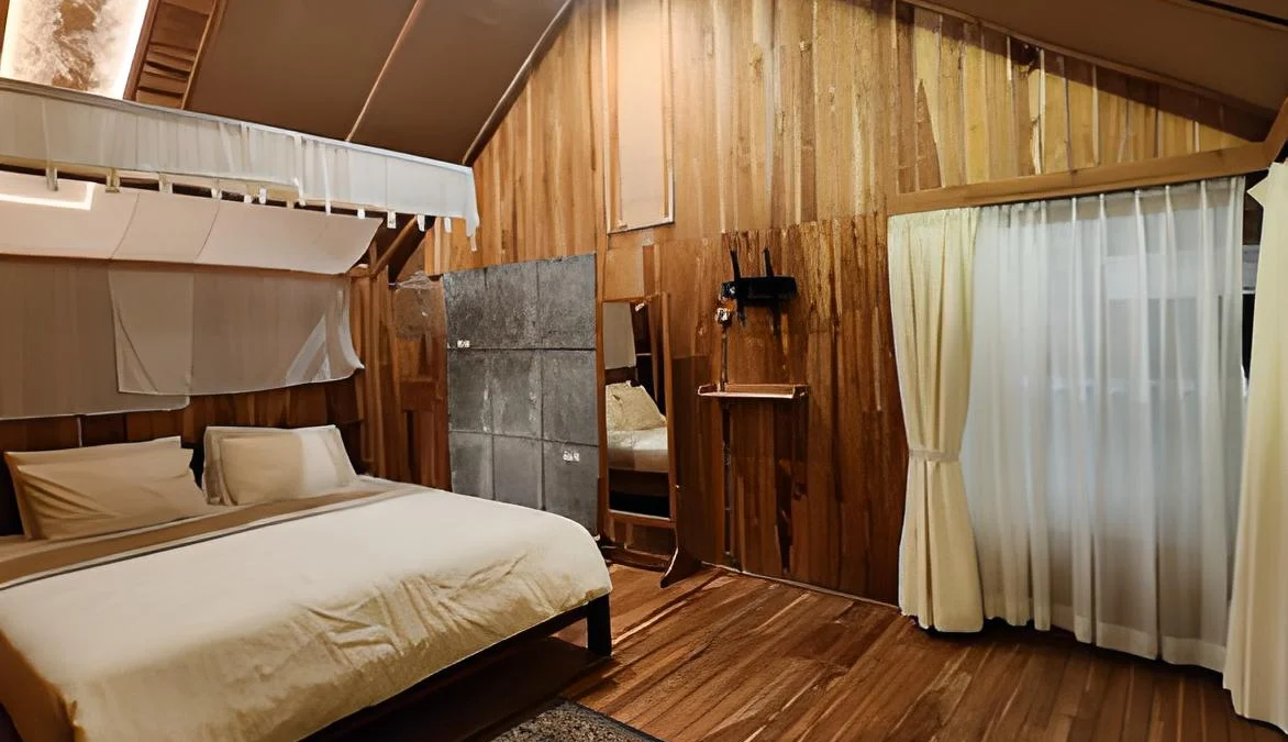 Tempat Wisata Di Bandung Glamping Lakeside Rancabali Bareng Gebetan Bikin Nambah Nyaman Nih