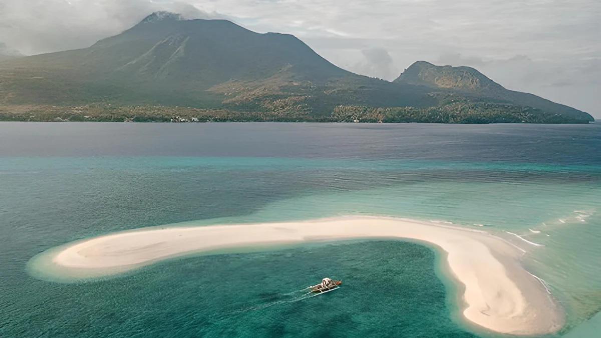 Pantai White Island, Camiguin Filipina Ini Bikin Pusing Jadi Happy