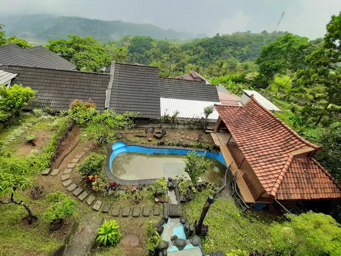 Staycation Nyaman dengan Menikmati Keindahan Alam dan Ketenangan di Villa Shoeny, Kampung Toga, Sumedang