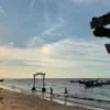 Daya Tarik Pantai Sumedang di Pessel, Pasir Putih dan Laut Biru Menciptakan Pengalaman Menakjubkan