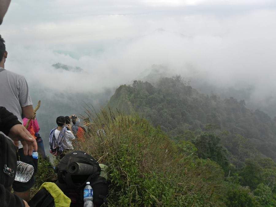 5 Gunung Terbaik di Sumedang yang Wajib Dikunjungi, Sunrise di Sini Gak Kalah Indah Dari Sunrise di Gunung Bromo