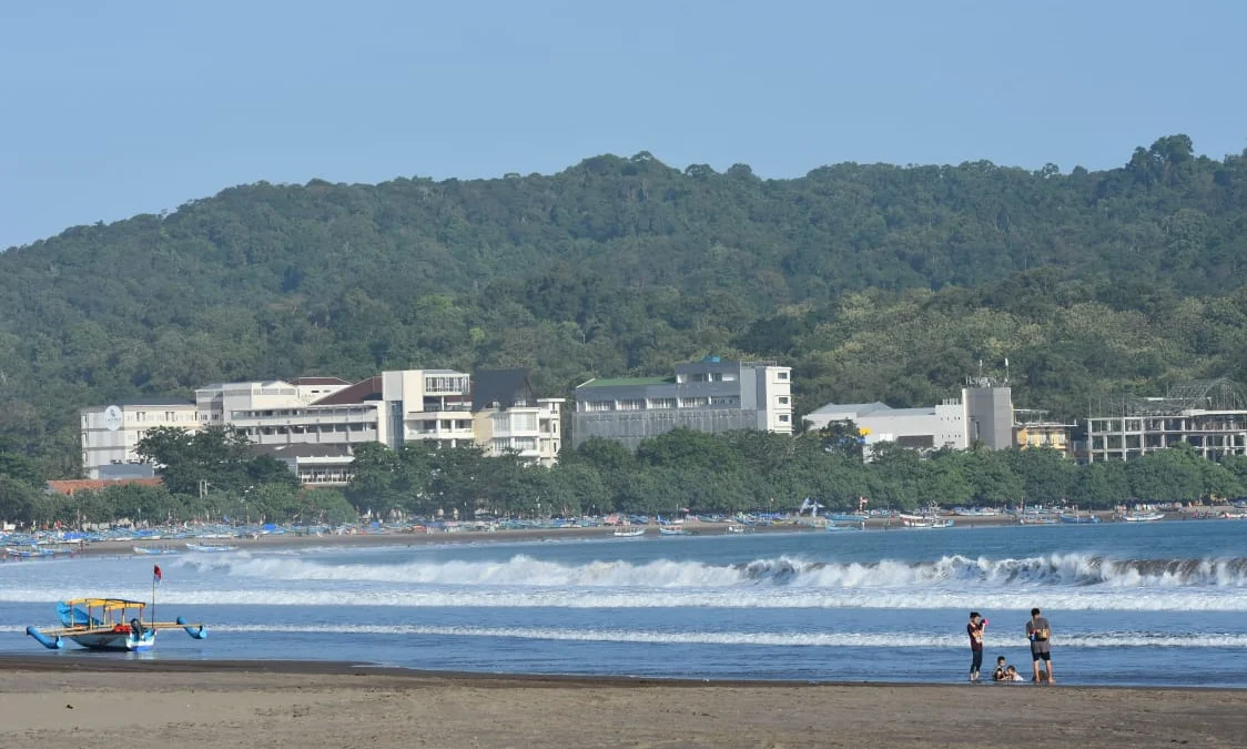 Gak Kalah Sama Pantai Barat Pangandaran, Ini Wisata Keren Sumedang Punya! Siap Mendunia?