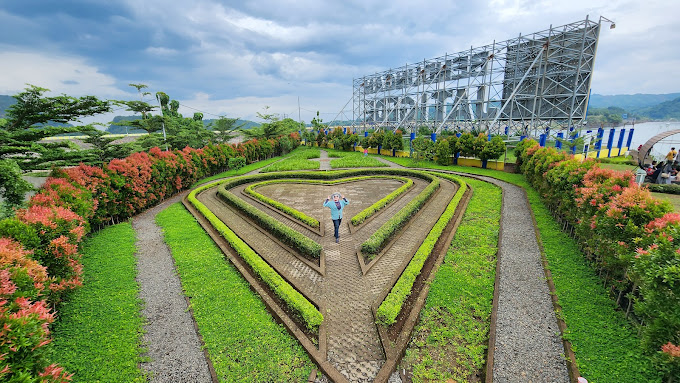 Wisata Sumedang Banyak Diburu Wisatawan