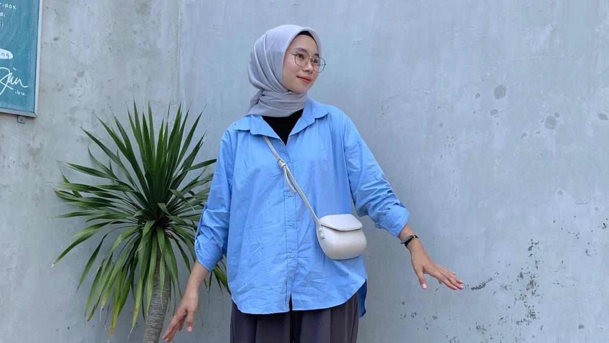 Buruan Intip! Baju Biru Cocok dengan Celana Aarna Apa Sih?!