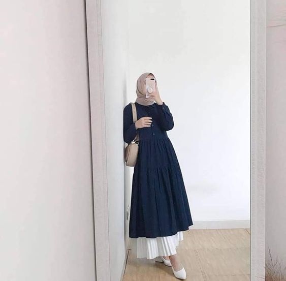 3 Rekomendasi Baju Biru Cocok Dengan Jilbab Warna Apa