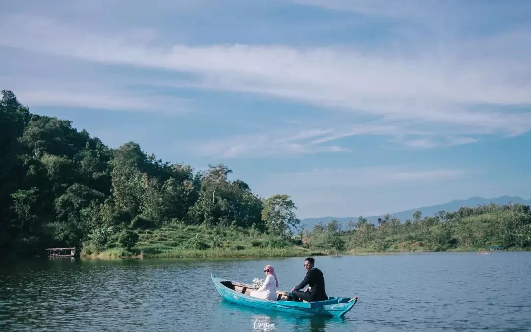 Buruan Pre Wedding di Wisata Sumedang Ini! Cakep Banget Kayak di Danau Toba!