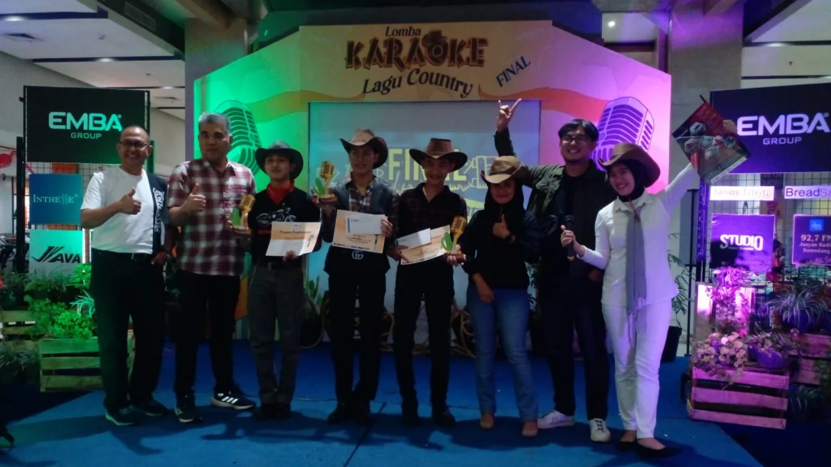 Plaza Asia Gelar Lomba Karaoke Country