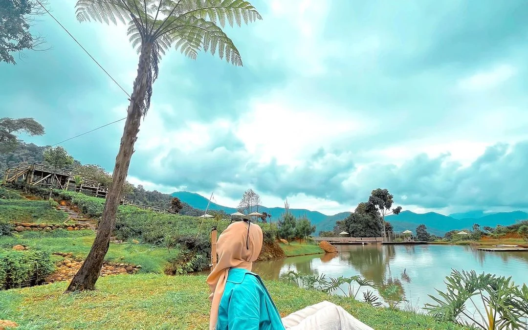 Wah Asyik Banget Bisa Piknik Kayak Gini! Inilah Wisata Alam Sumedang yang Mirip Danau Maninjau!