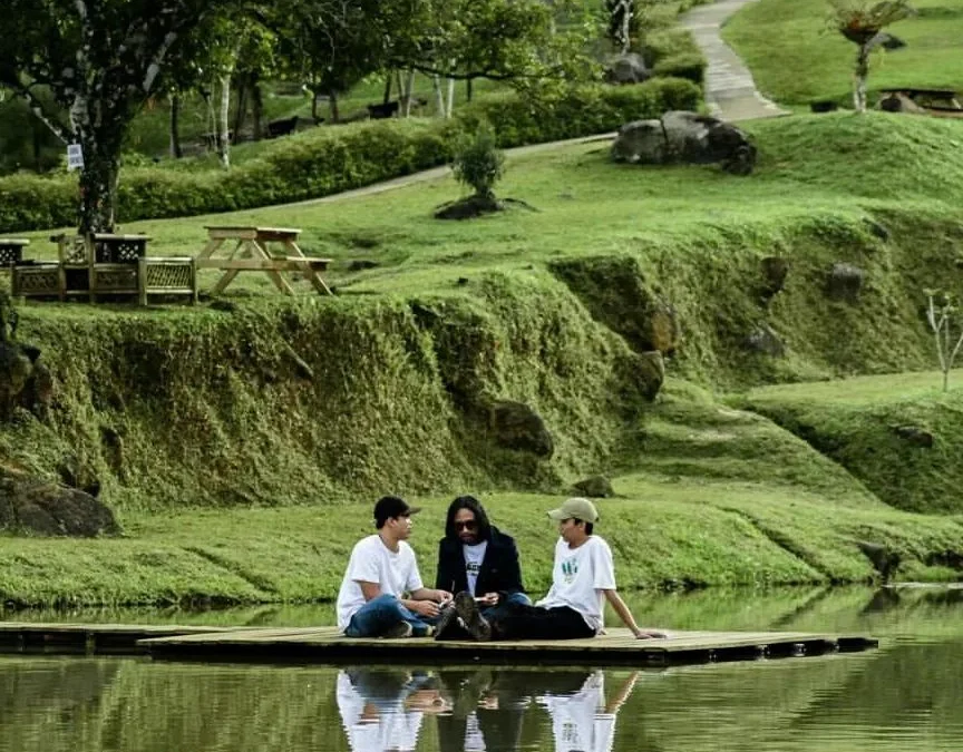 Kata Siapa Wisata Edukasi di Sumedang Buat Keluarga Aja? Nongki Bareng Temen Bisa Juga Lho!