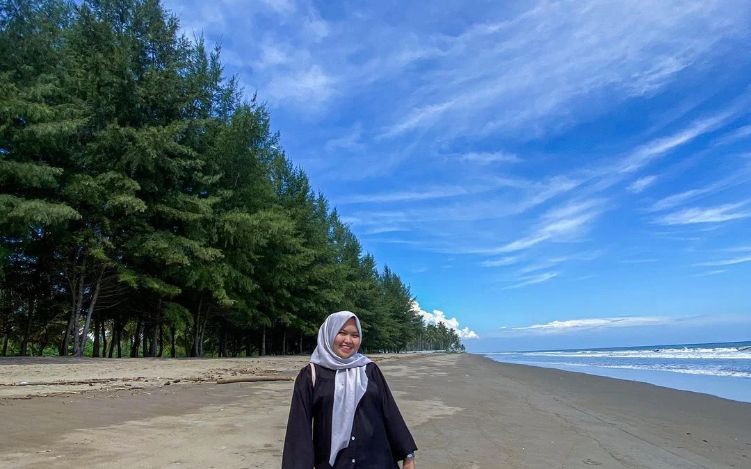 Ini Daya Tarik Pantai Sumedang: Pemandangan yang Bikin Adem dan Banyak Wahana