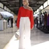 Inspirasi Baju merah cocok dengan celana warna apa