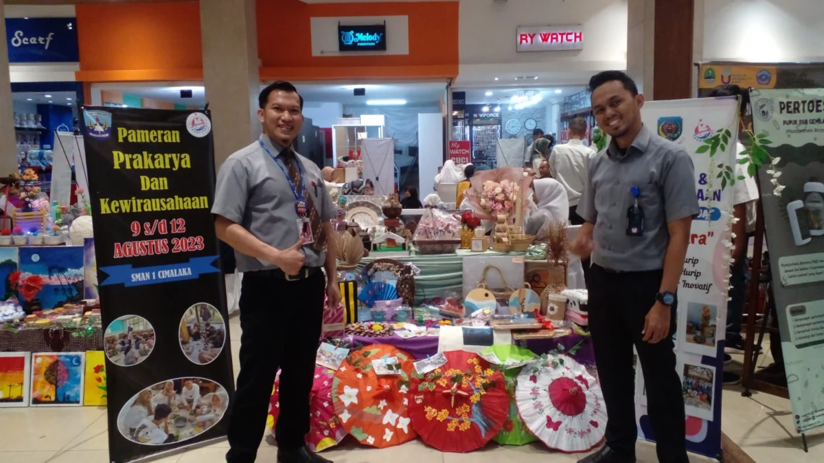 Plaza Asia Gelar Agustus Merdeka