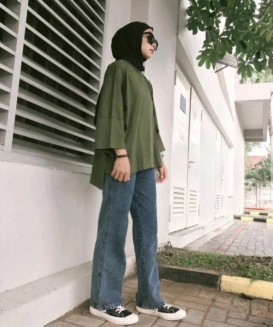 Warna Army Cocok dengan Warna Apa Ya? Yok Liat 7 Idenya!