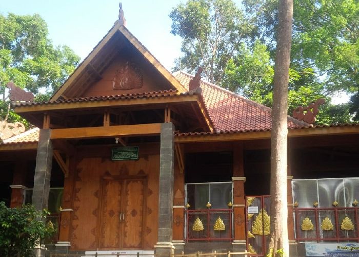 Perjalanan Spiritual: Mengunjungi Tempat Suci yang Mendalam di Sumedang