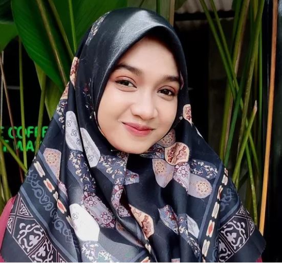 Profile Lengkap Ning Umi Laila Pendakwah Cantik!