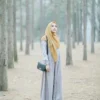 Outfit Gamis abu-abu