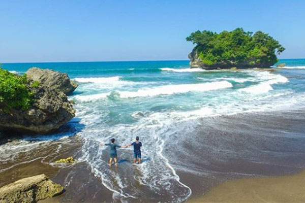 Pantai Madasari Pangandaran Destinasi Tanpa Bosan dengan Aktivitas yang Beragam