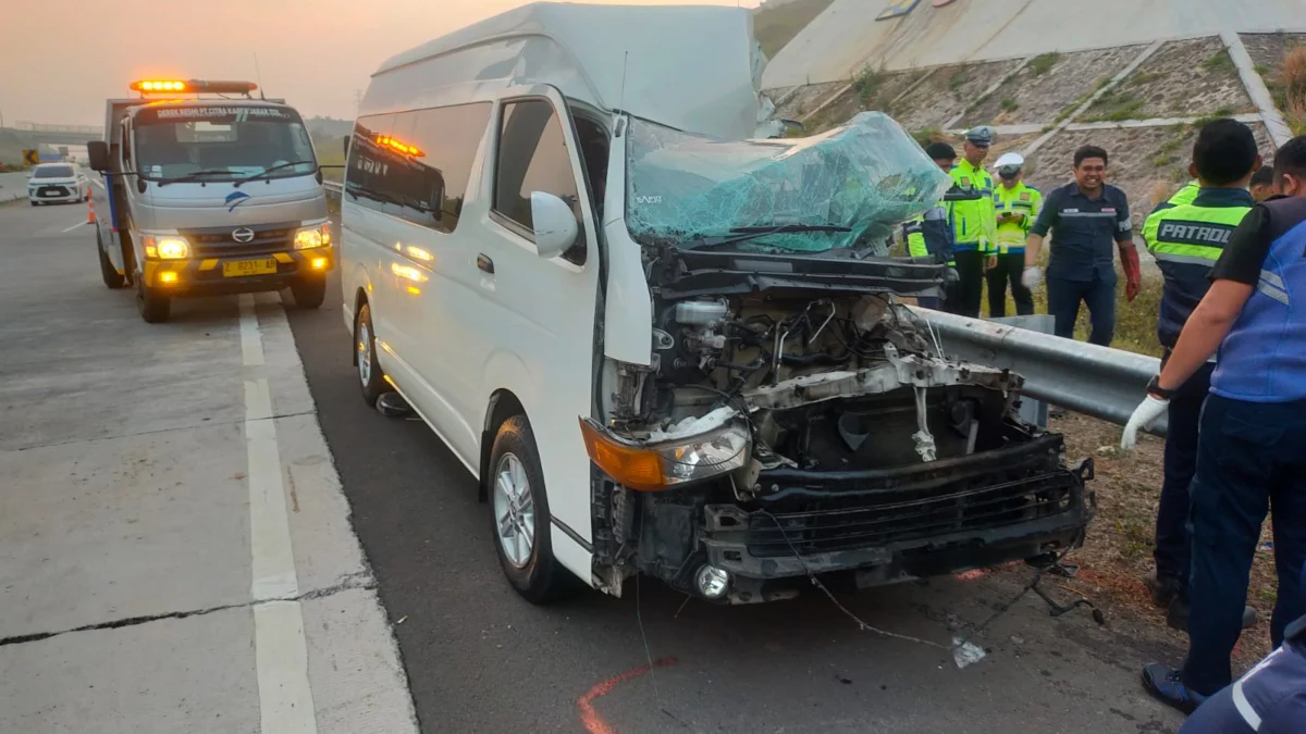 Hilang Kendali Mobil Tewaskan Dua Korban