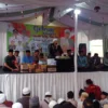 KHIDMAT: KH M Muhyiddin Abdul Qodir Al-Manafi (Abuya), saat memberikan tausyiah pada kegiatan Tabligh Akbar di Kelurahan Situ, baru-baru ini.(istimewa)