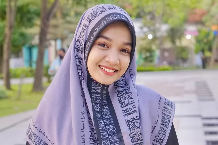 Inilah Profil Dan Biodata Ning Umi Laila Sang Penyanyi Sekaligus Ustadzah Muda!