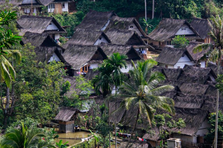 Ternyata Kampung Naga Letaknya di Dasar Lembah