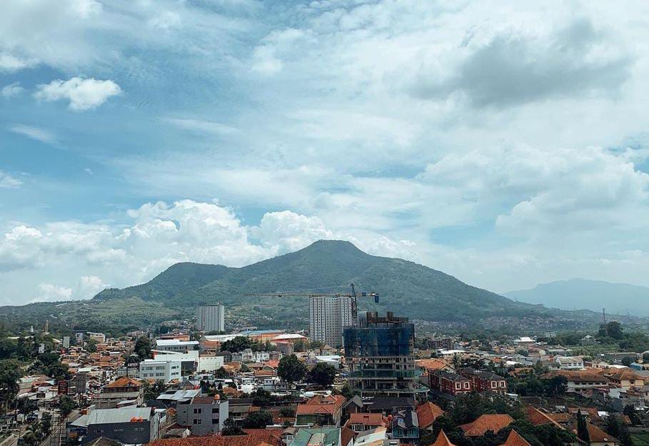 Matahari Tenggelam di Sumedang, Ini 5 Gunung yang Punya Spot Terbaik Untuk Menikmatinya