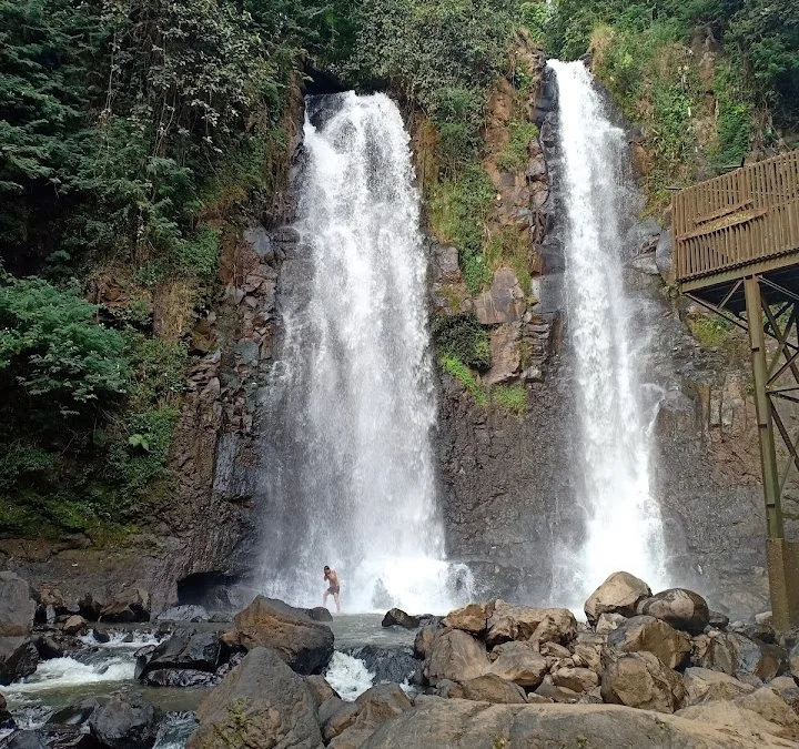 Wisata Edukasi Menyegarkan Curug Cinulang Bikin Body Jadi Fresh 🥶