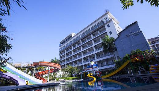 Keindahan Bawah Permukaan di Hotel Aquarium Pangandaran