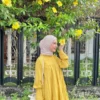 Mengkombinasikan Outfit Berwarna Kuning Lemon