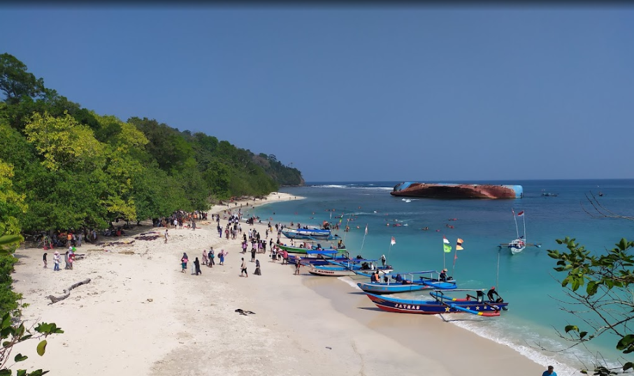 Pantai Pasir Putih Pangandaran