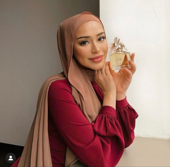 Baju Merah Maroon Cocok Dengan Jilbab Warna Apa Selain Hitam